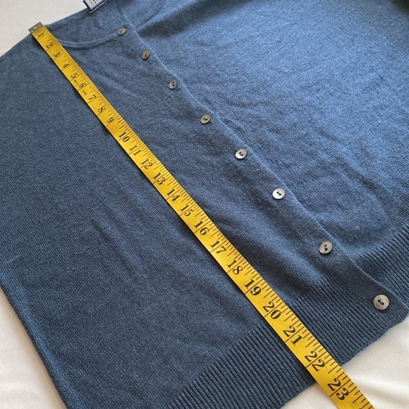 Erika & Co sweater cardigan button down front long sleeve crewneck size large - Picture 3 of 8